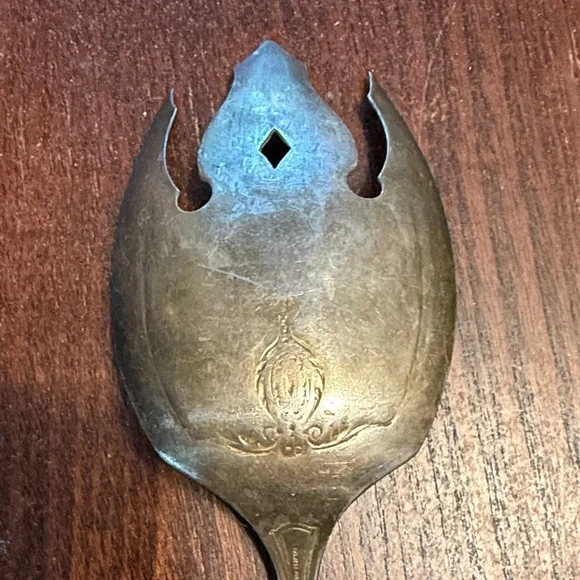 Heirloom Silverplate Serving pieces - Picture 5 of 8